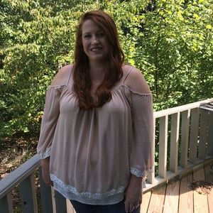 torrid Tops - Torrid 4 Cold shoulder lace trim blouse torrid Tops - Torrid 4 Cold shoulder lace trim blouse